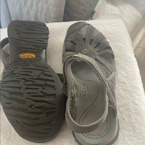 Keen Gray Sandals with Woven Straps and Textured Outsole